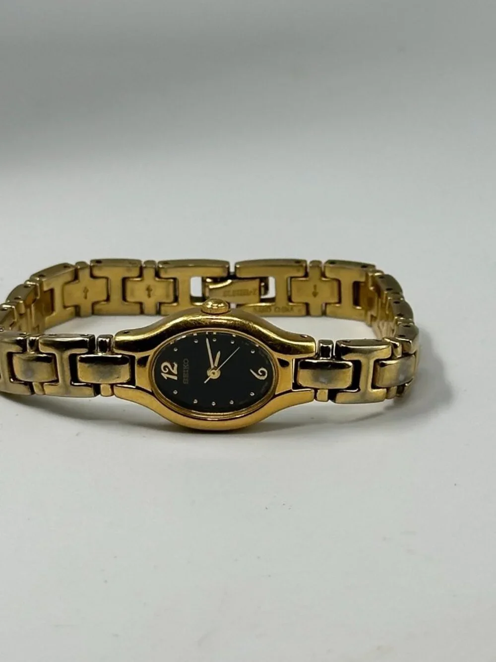 Seiko Watch Women Gold Tone Black Dial Oval Dial 1N01-0CS0 New Battery 6.75